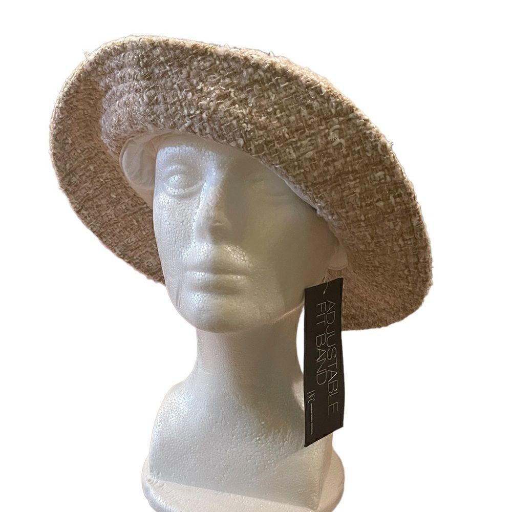 NWT INC International Concepts pale pink bucket hat gun metal chain